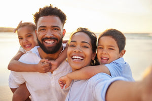 Spring and summer outdoor family photo ideas for your next gallery wall